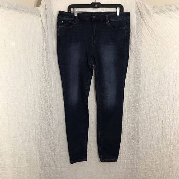 Seven7 Dark Wash Tapered Leg Jeans Size 14 - Picture 1 of 7
